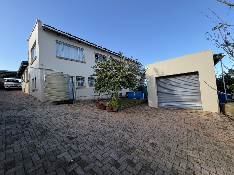 4 Bedroom Property for Sale in Wavecrest Eastern Cape
